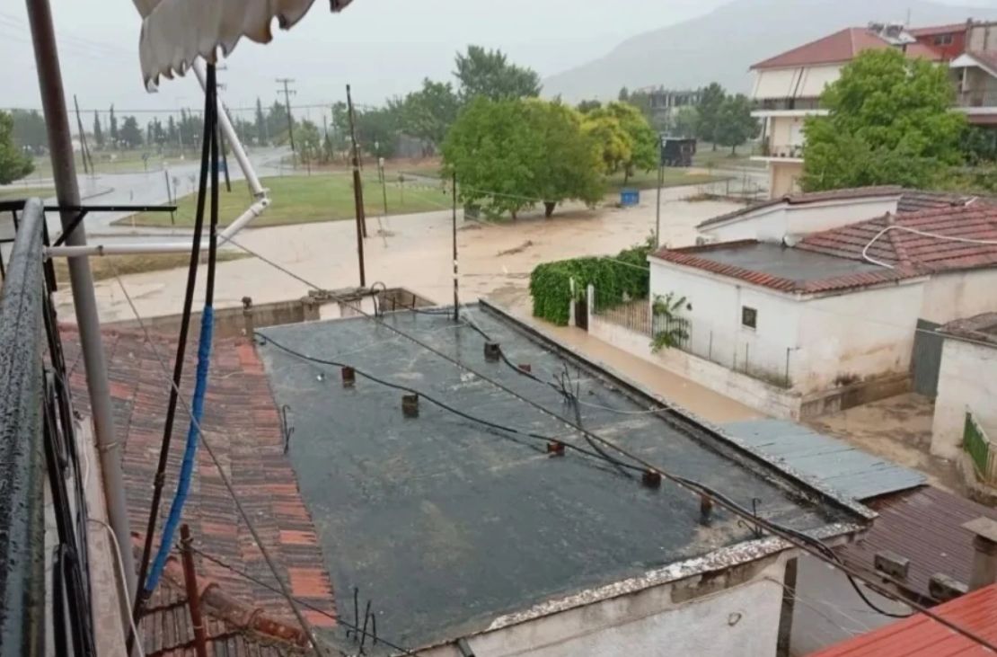 Τεράστιες καταστροφές σε όλη την Ελλάδα από το χαλάζι και τις καταιγίδες- Πλημμύρες στην Αττική και πτώσεις δέντρων σε πανεπιστήμια