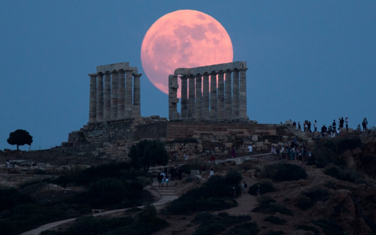 Πανσέληνος Ιουνίου: Το “Φεγγάρι της Φράουλας” φέρνει σαρωτικές εξελίξεις στη ζωή 4 ζωδίων