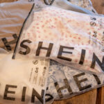 Shein: Κίνδυνος για τα παιδιά- Εντοπίστηκαν επικίνδυνες χημικές ουσίες σε ρούχα- Αναλυτικά η λίστα