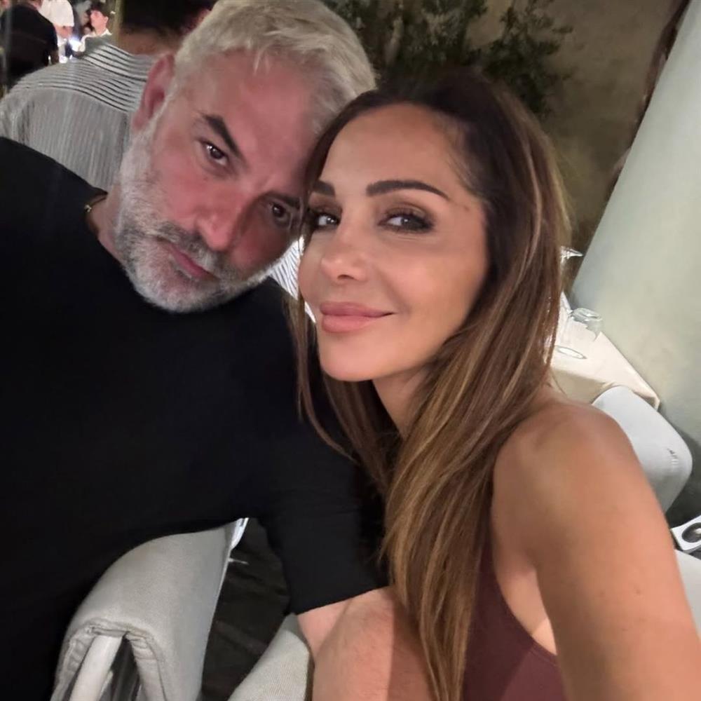 Η Δέσποινα Βανδή έχει γενέθλια και ο Βασίλης Μπισμπίκης την έκανε να λιώσει από έρωτα (φωτο)