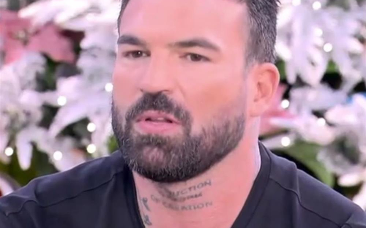 Δημήτρης Αλεξάνδρου: Χαμός στο πλοίο που ταξίδευε για τη Νάξο με βρισιές και φωνές- Παραλίγο να πιαστούν στα χέρια (βίντεο)