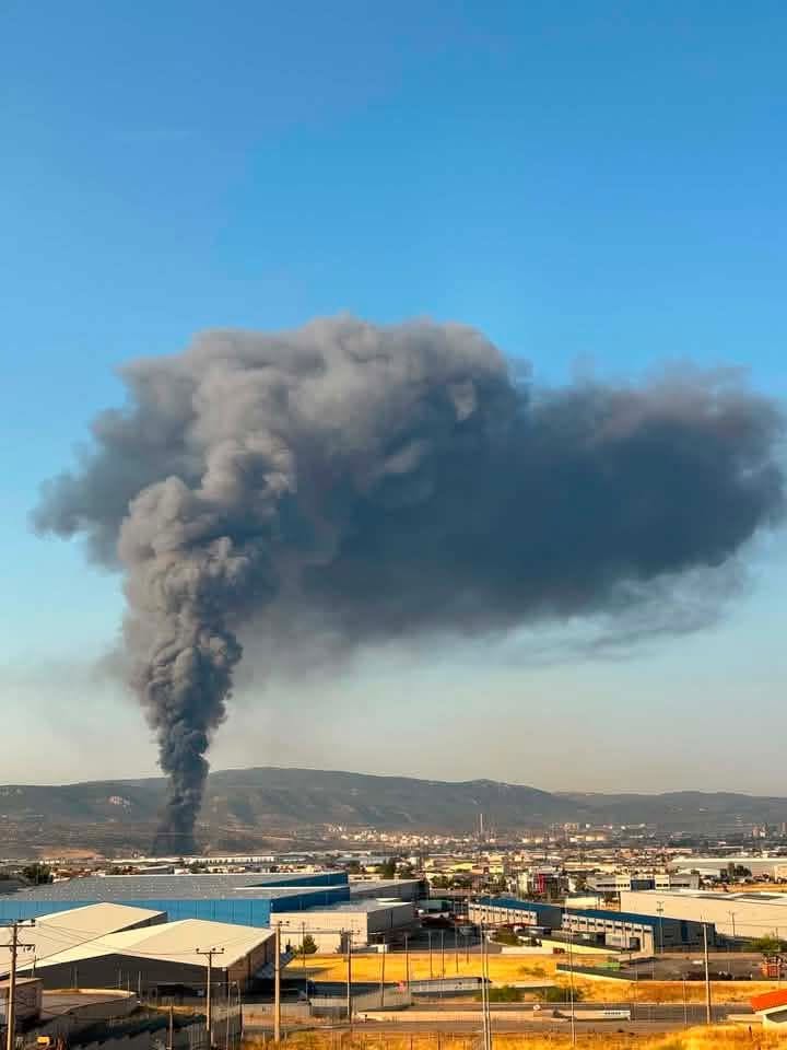 Φωτιά στον Ασπρόπυργο: Συναγερμός για δεξαμενή προπανίου- 6 σοβαρά τραυματίες και πολλές εκρήξεις στον χώρο