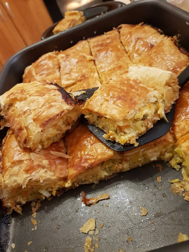 Μαμάδιστικη κολοκυθότυρόπιτα με πολλά λαχανικά