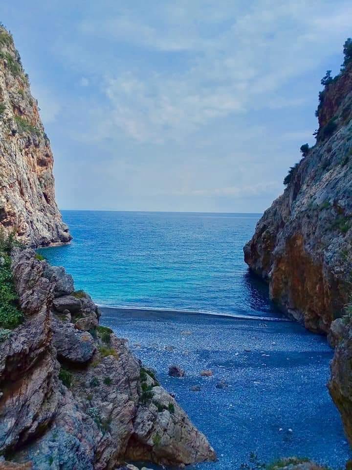 Οι κρυφές παραλίες της Εύβοιας που αξίζει να επισκεφθείς μαζί με τα παιδιά