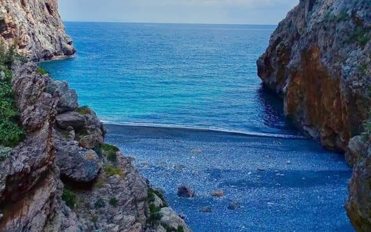 Οι κρυφές παραλίες της Εύβοιας που αξίζει να επισκεφθείς μαζί με τα παιδιά