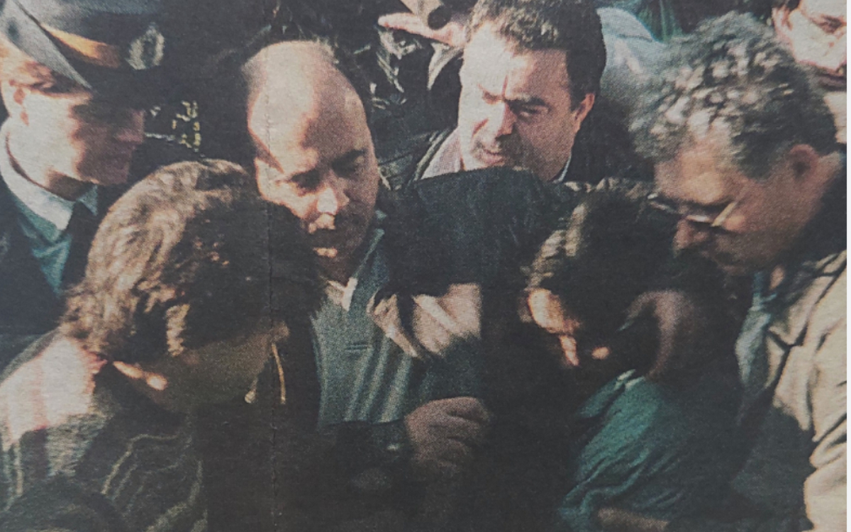 Όταν ένας εθισμένος χαρτοπαίκτης συγκλόνισε όλη την Αθήνα: Πως ένα τελεσίγραφο τον έφτασε στο σημείο να σκοτώσει την οικογένεια του