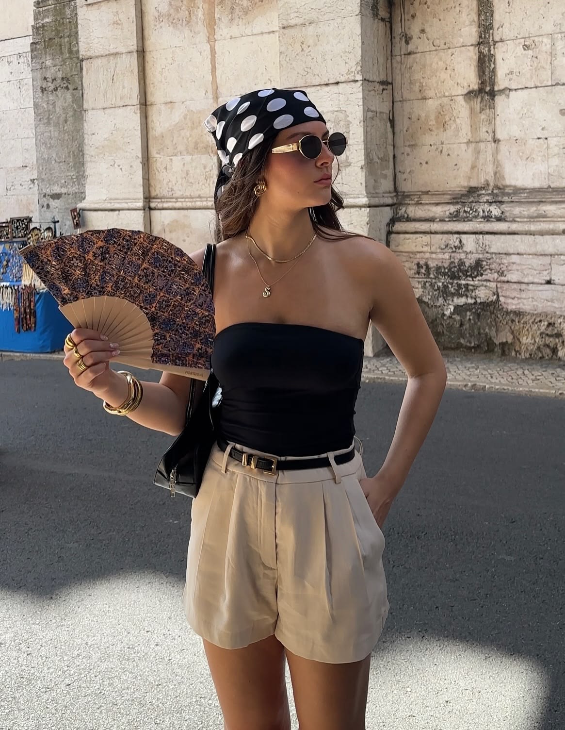 Πως να φαίνεστε ψηλότερη συνδυάζοντας σωστά ρούχα και αξεσουάρ