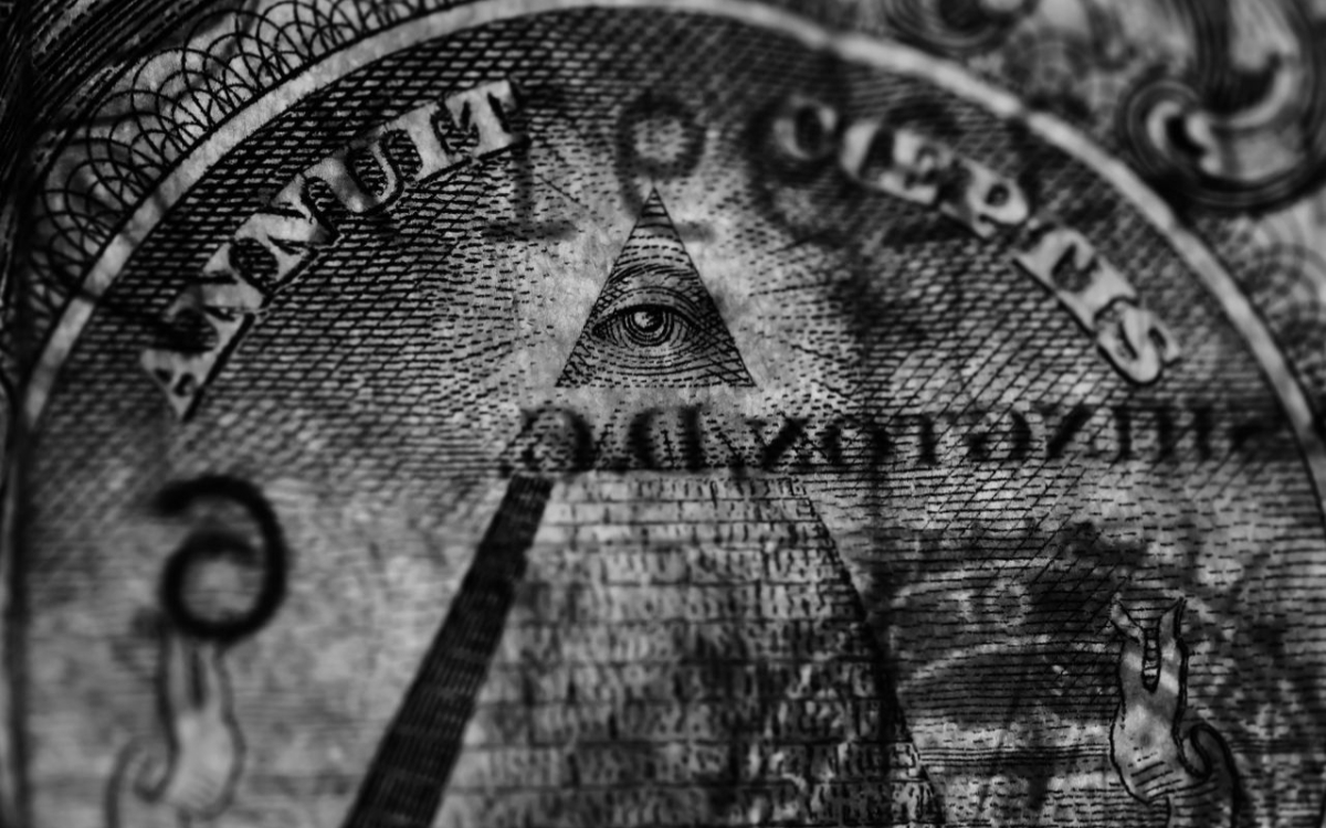 Ρωτήσαμε το ChatGPT ποια θεωρία συνομωσίας ισχύει στη πραγματικότητα και η απάντηση μας σόκαρε
