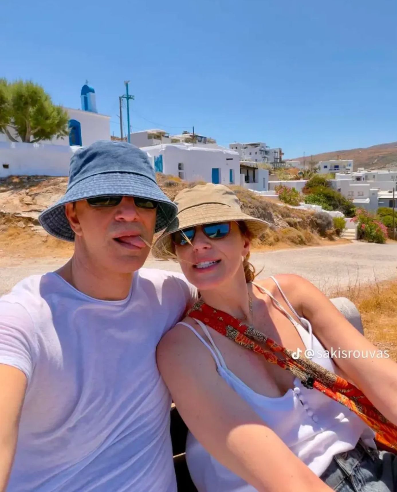 Ο Σάκης Ρουβάς απαντά για πρώτη φορά στις φήμες χωρισμού με τη Κάτια Ζυγούλη