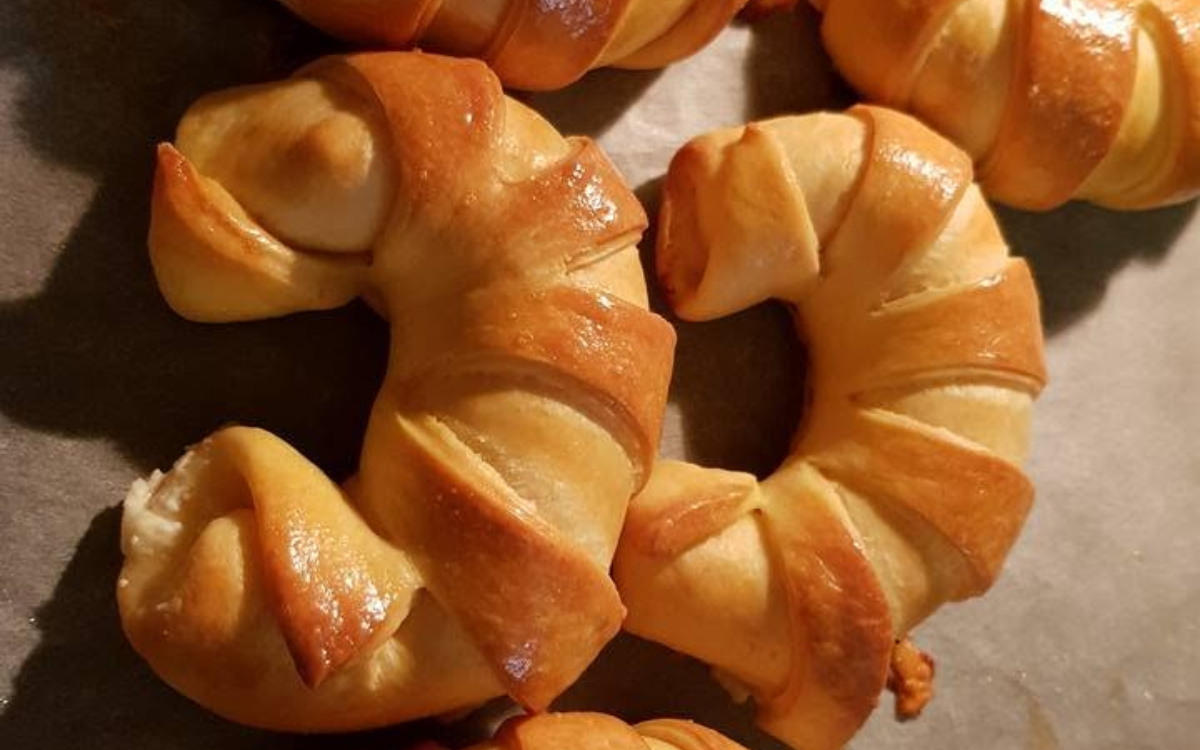 Τα πιο αφράτα τυροπιτάκια muffin για το σχολείο με μαλακή ζύμη