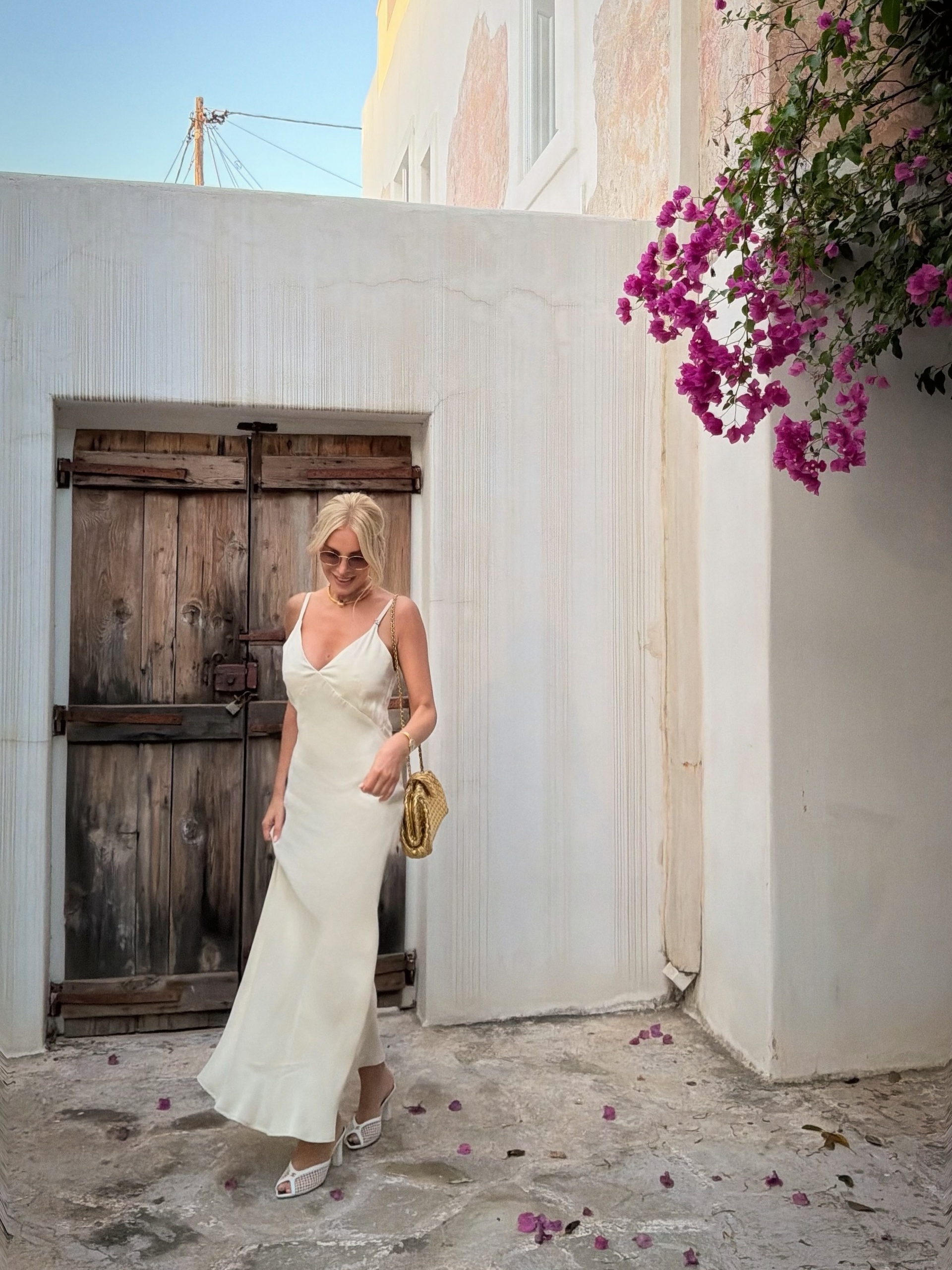 Το look της Κατερίνας Καινούργιου μπορεί να σε σώσει από τον καύσωνα και φοριέται από το πρωί μέχρι το βράδυ (φωτο)