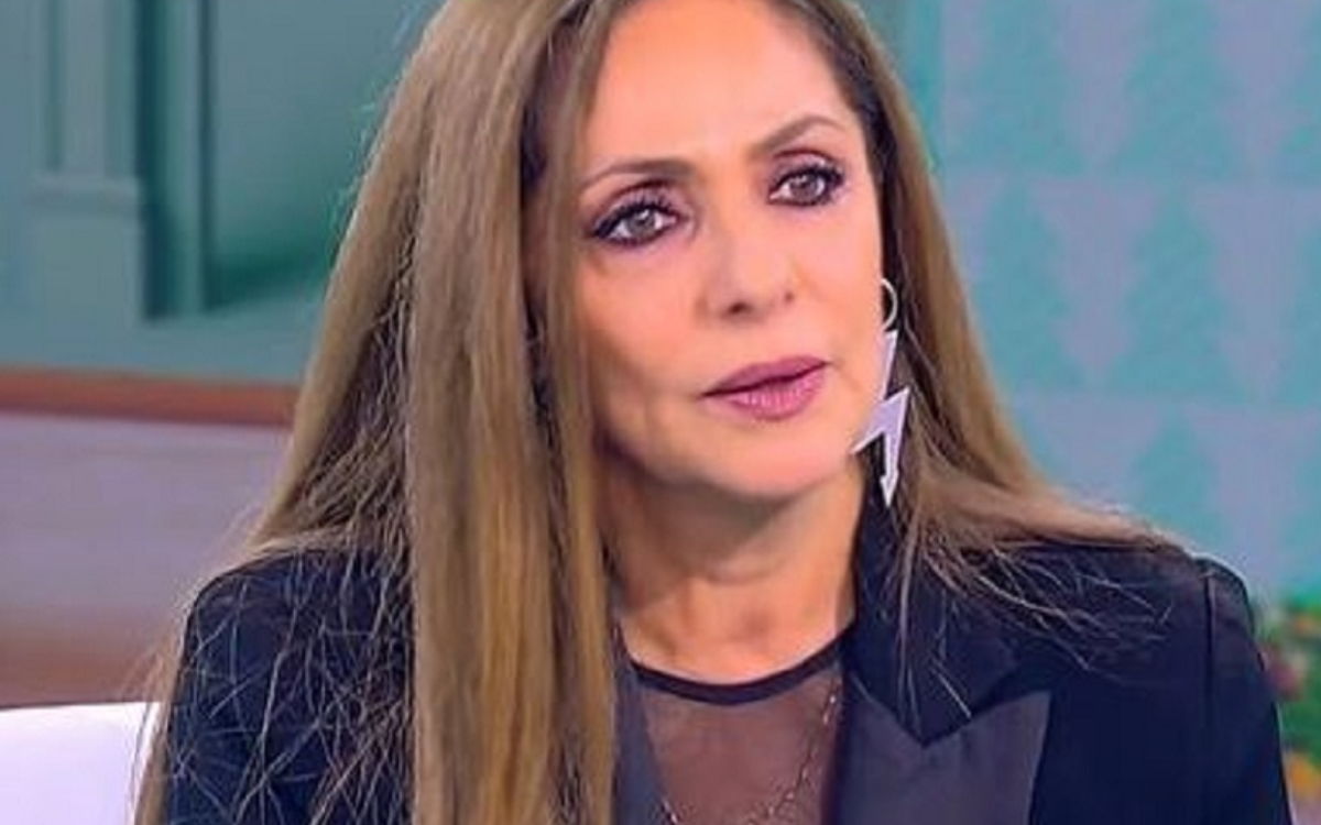 Η Βίκυ Κουλιανού φωτογραφίζεται με μαγιό και μας αποδεικνύει ότι η ηλικία είναι ένας απλός αριθμός