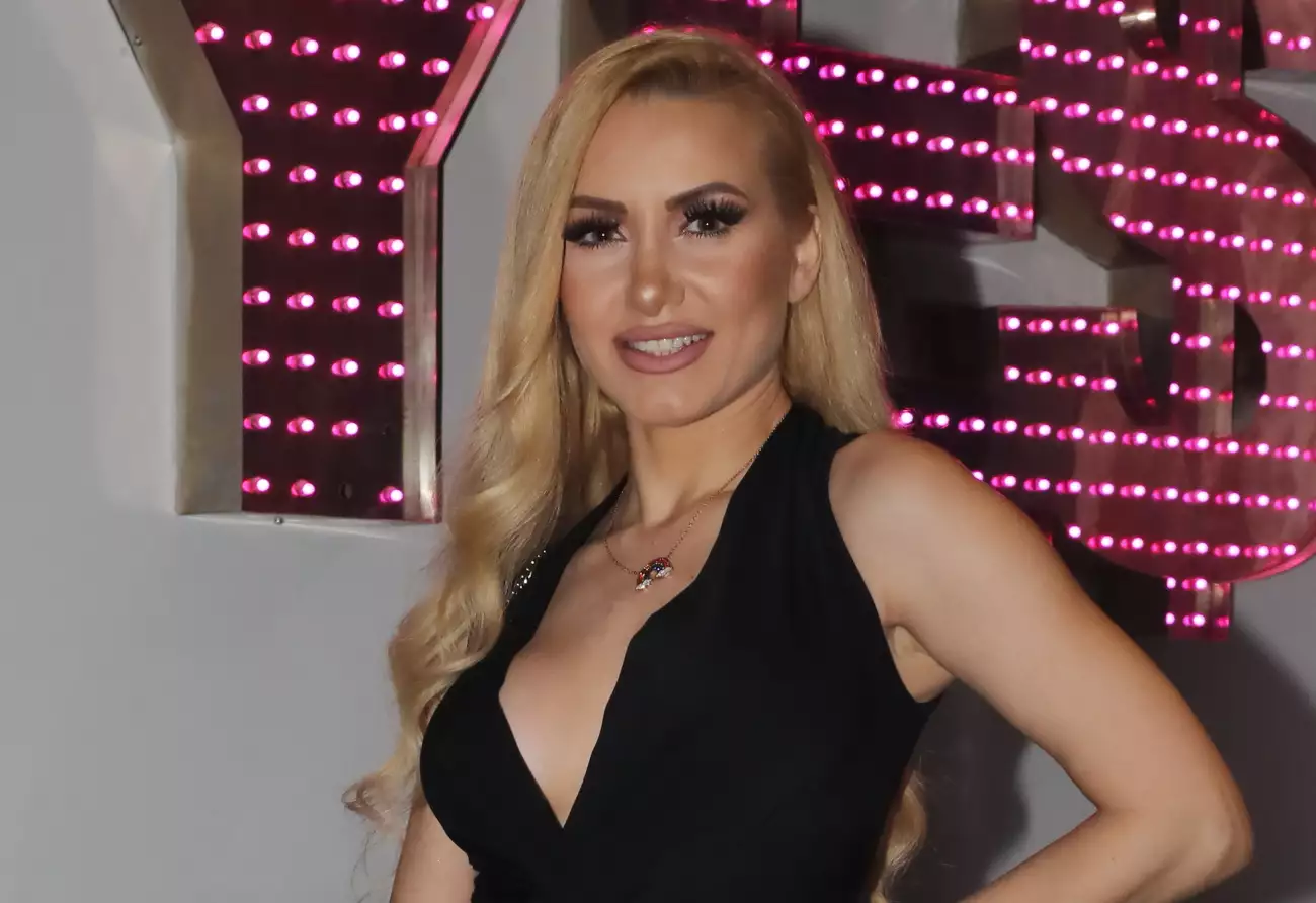 Βόμβα στη showbiz: Ο Στράτος Τζώρτζογλου αγκαλιά με γνωστή τραγουδίστρια- Είναι το νέο ειδύλλιο που θα απασχολήσει;