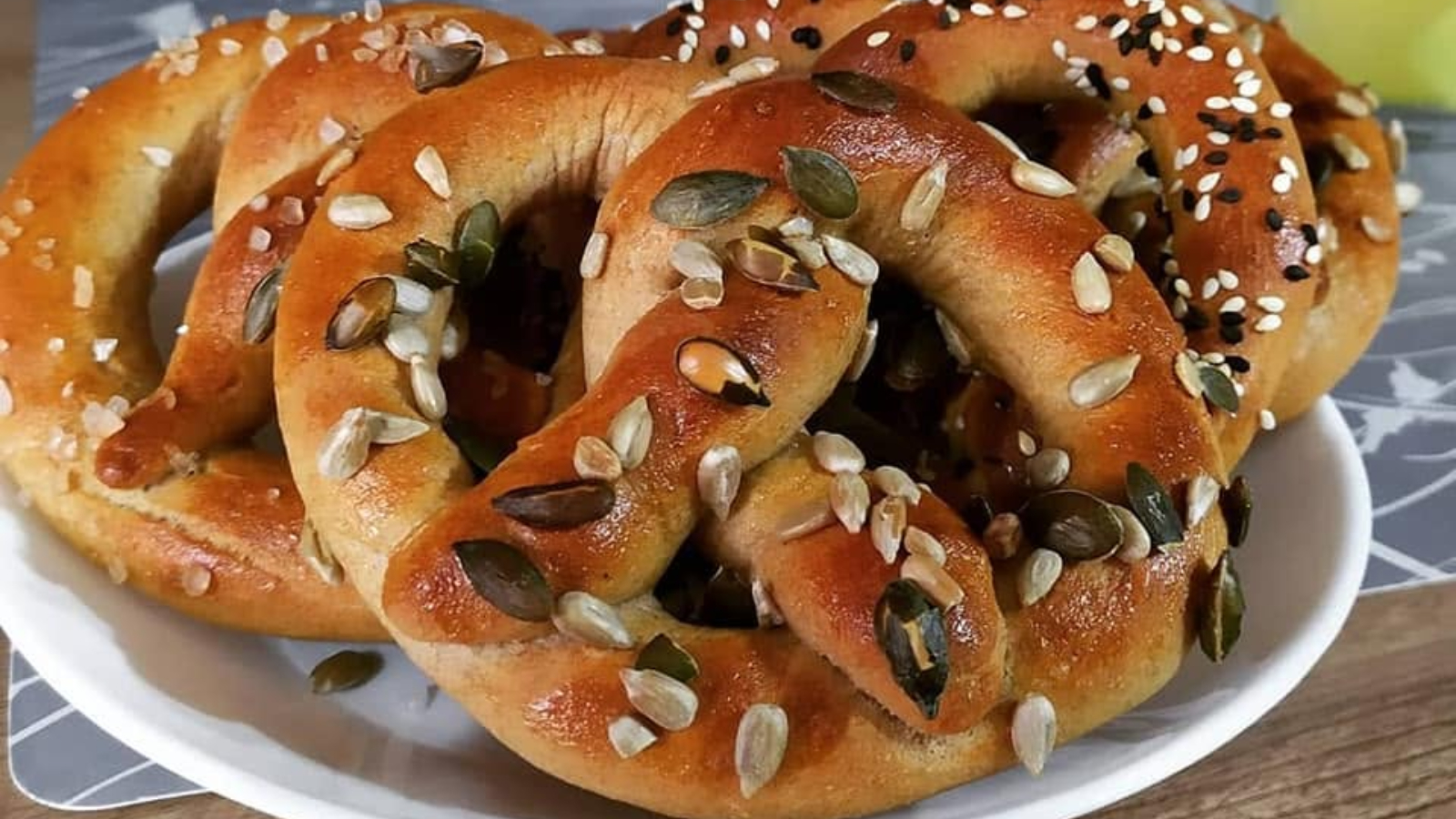 Υγιεινό κολατσιό για παιδιά: Pretzel με αλεύρι ολικής άλεσης