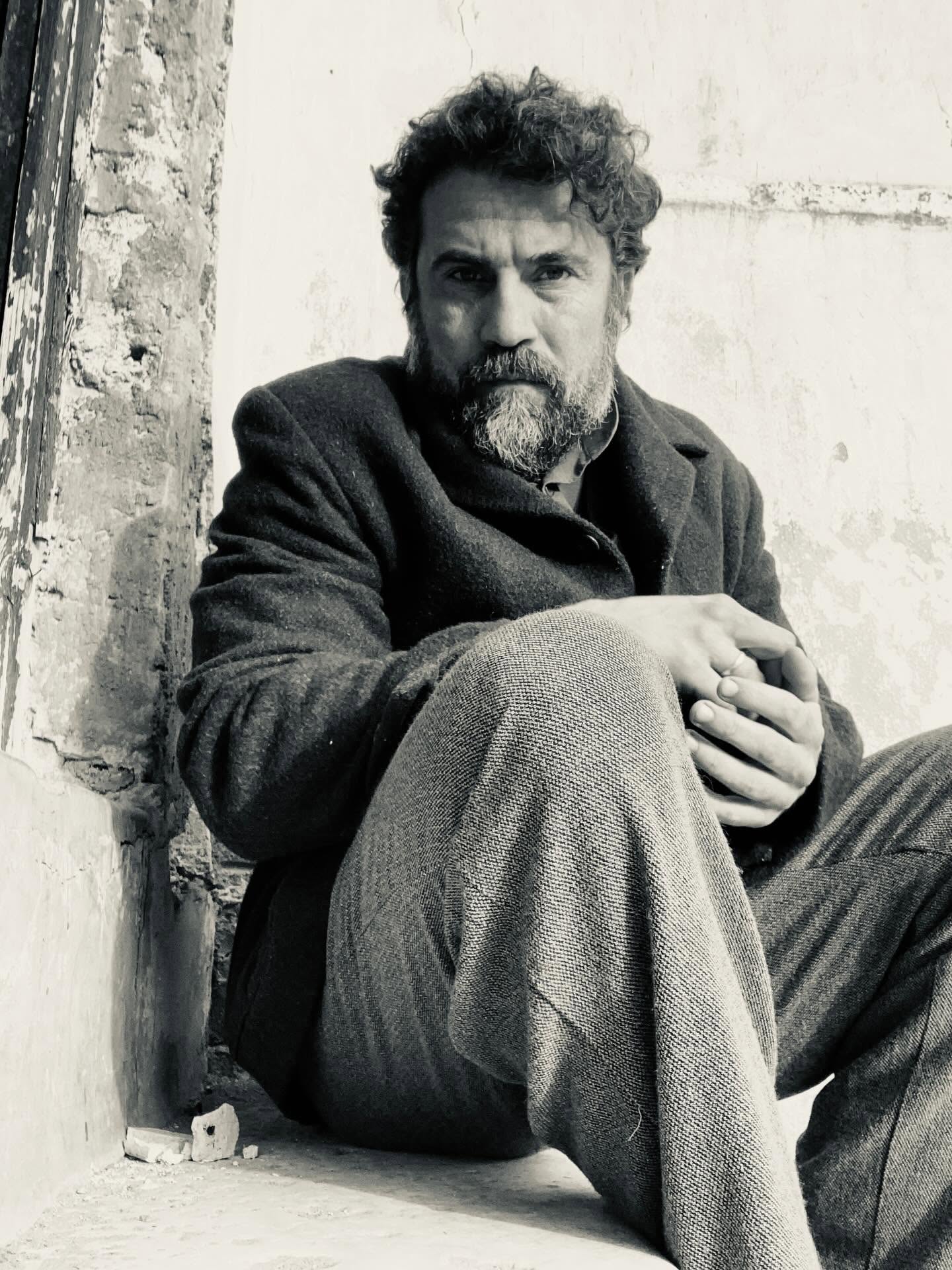 Για Σένα: Με ένα πυροβολισμό και μια φωτιά ξεκινά η δυνατή πλοκή