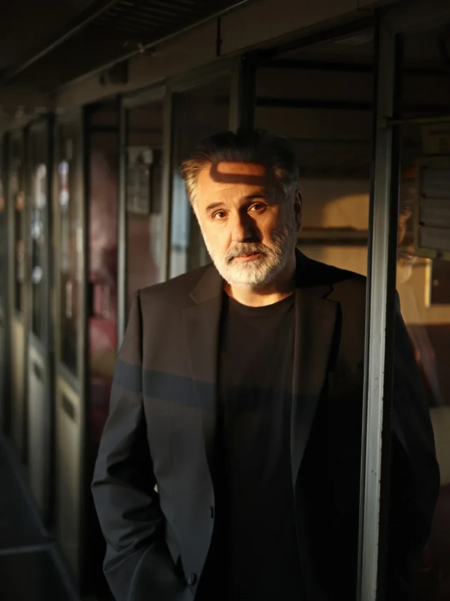 Ιεροκλής Μιχαηλίδης-Φίλιππος Αντωνιάδης-μπλε ώρες Μπλε Ώρες: Πότε ξεκινάει η νέα σειρά του ΣΚΑΪ – Η Ημερομηνία της πρεμιέρας και οι ώρες προβολής και οι χαρακτήρες της σειράς αναλυτικα με τους ρόλους