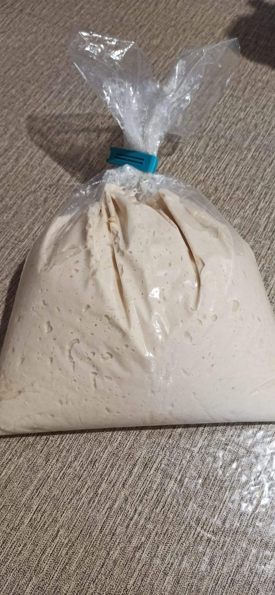 Συνταγή για βασική ζύμη για χατσαπούρι πιροσκί και πίτσα