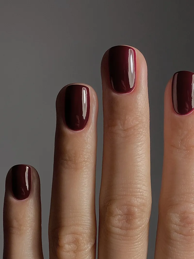 Bordeaux nails