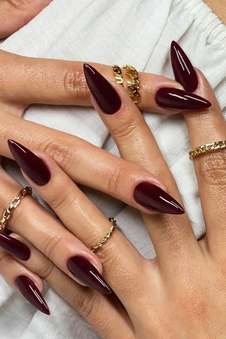 burgundy nails