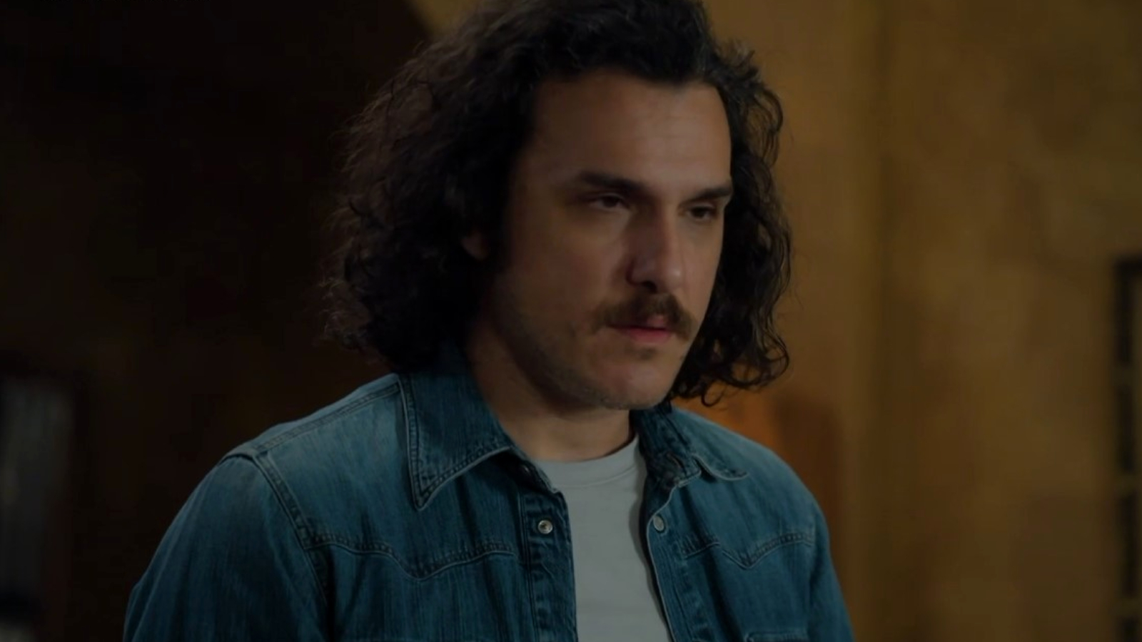 Δυο Μαύρα Πουκάμισα: Νέο χτύπημα του Μάρκου κατά του Φίλιππου 2 Δυο Μαύρα Πουκάμισα : Ο Φίλιππος δέχεται δολοφονική επίθεση